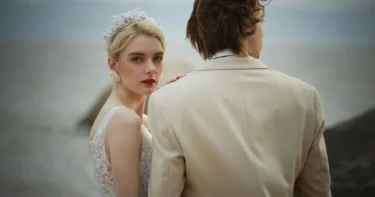 Vignette in Photography: Mastering the Art of Selective Darkness Vignette in Photography