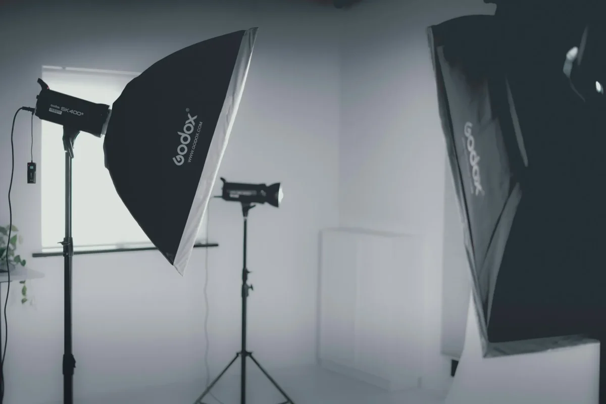 Studio lighting equipment to help add shine to hair in portraits Studio lighting equipment to help add shine to hair in photo