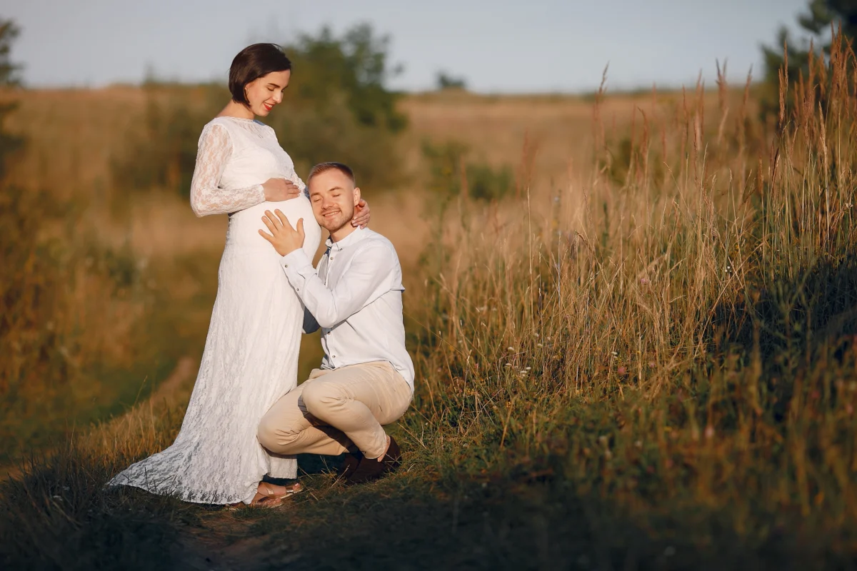 When to Schedule Your Fall Maternity Shoot