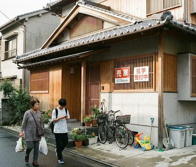 写真の余計なものを消す前の状態