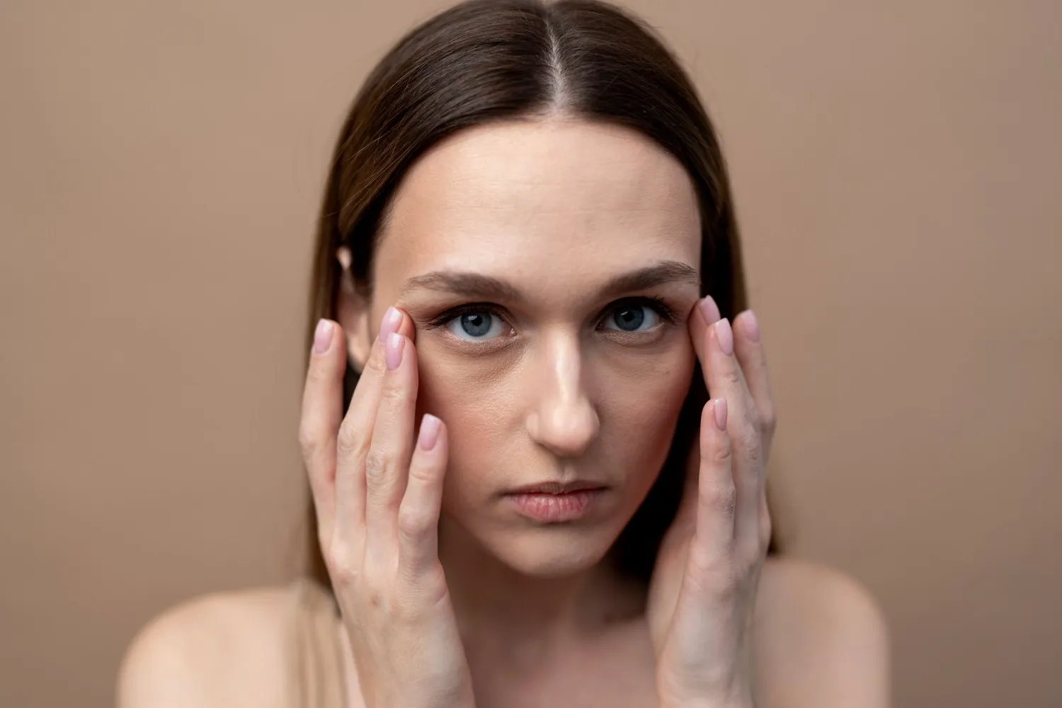 augenringe entfernen im foto vorher nachher beispiel beim augenringe entfernen im foto Vorher-/Nachher-Beispiel beim Augenringe entfernen im Foto