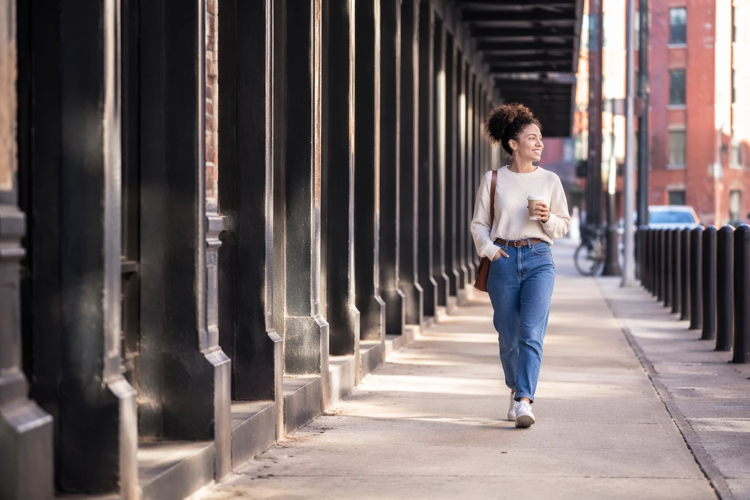 Urban or environmental portrait example showing that leading lines work outside landscape photography too