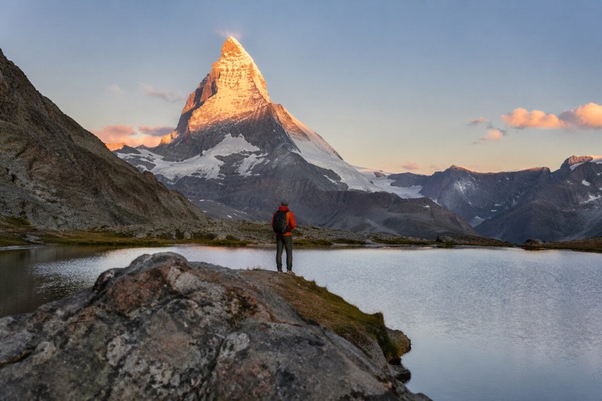 Foreground middle ground and background triangle creating depth in a landscape