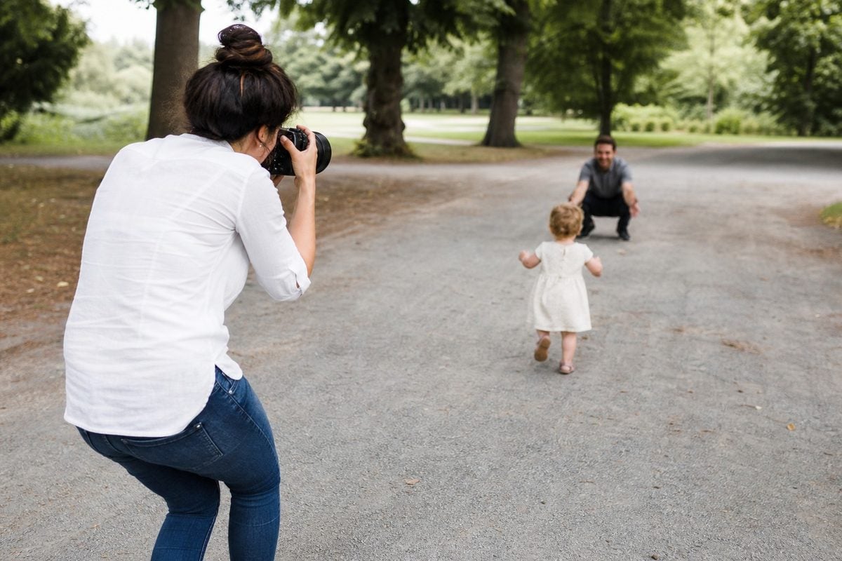 toddler camera settings motion 1 Photographer using fast settings to capture a moving toddler safely